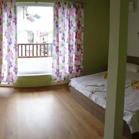 Rosa Guest house *