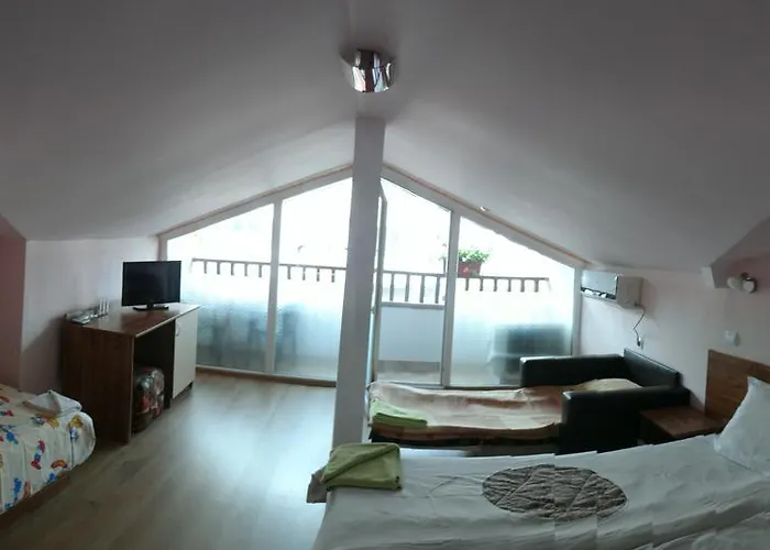 Rosa בית הארחה קיטן